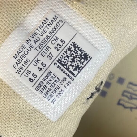 Converse Black & White Unisex Sneakers - Picture 4 of 5